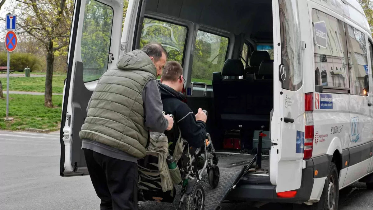Práce je ta nejlepší rehabilitace. Pomozme lidem s handicapem do „běžného“ života.